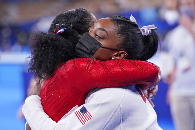 Biles withdraws from gymnastics final to protect team, self